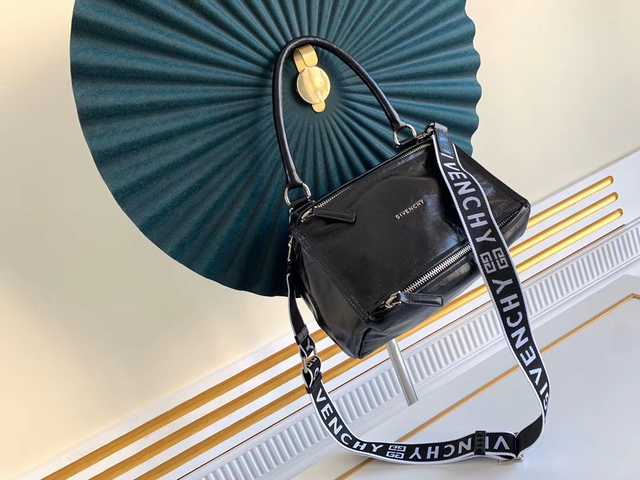 Pandora 27 Leather Pandora 27 Leather