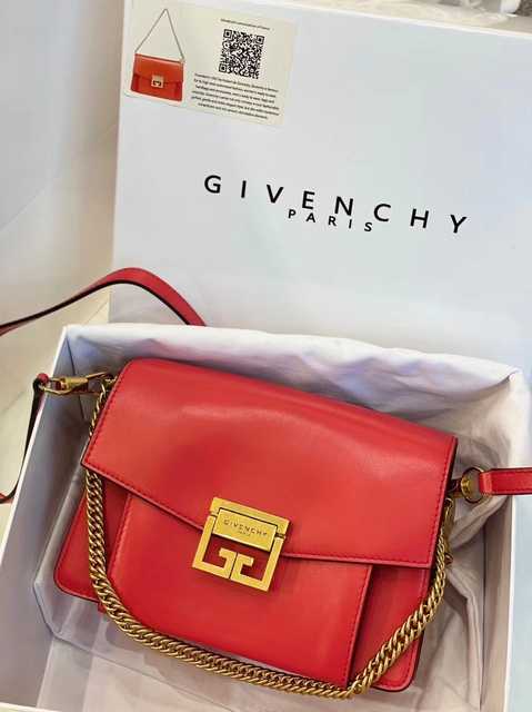 1117980 Givenchy 21