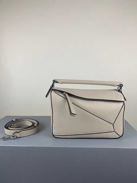 Loewe 24