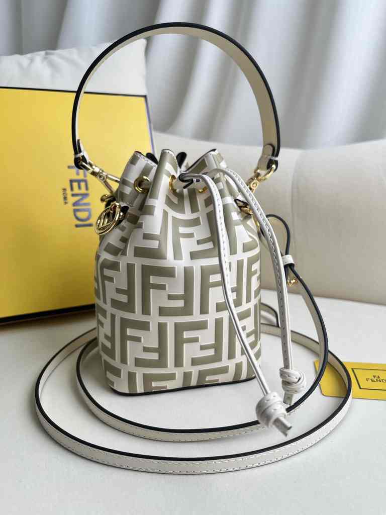 226 Mon Tresor 18 Embossed