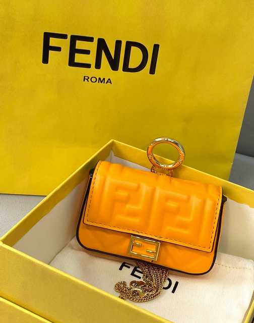 0136F Fendi 10