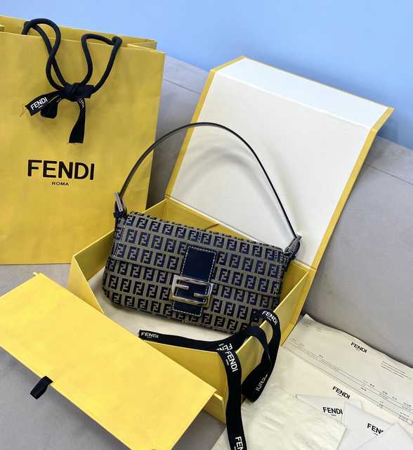 0185c Fendi 26
