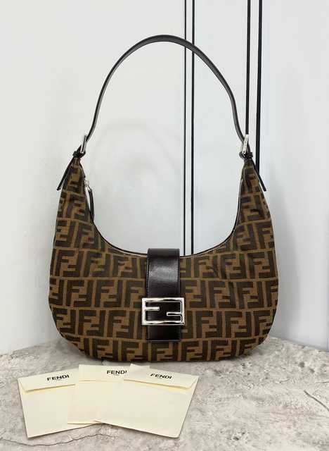 0139 Fendi 33