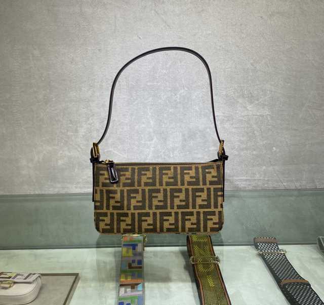 818M Fendi 24