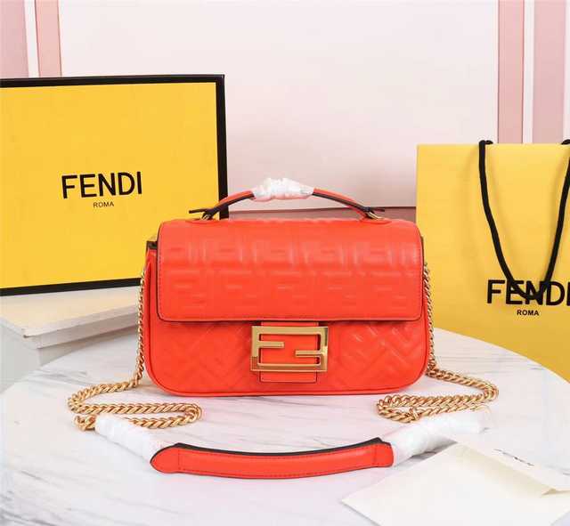8BR793 Fendi 24
