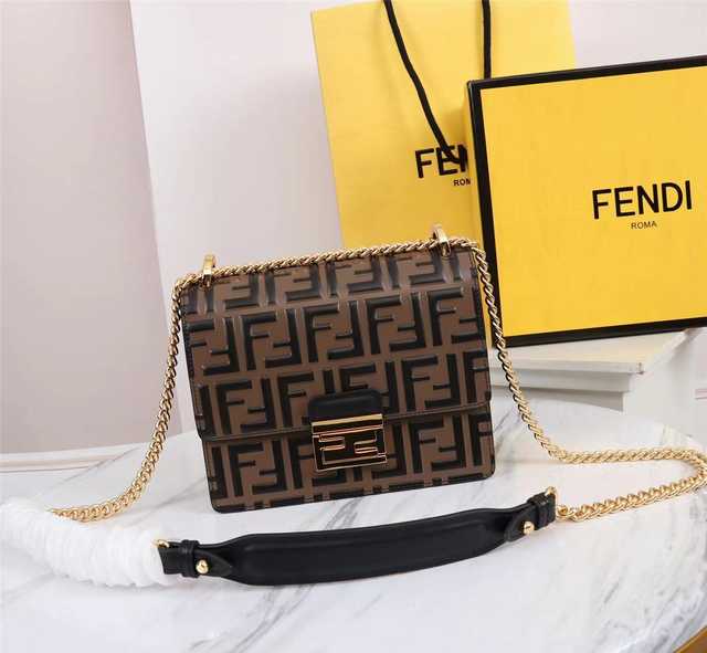 Fendi 19