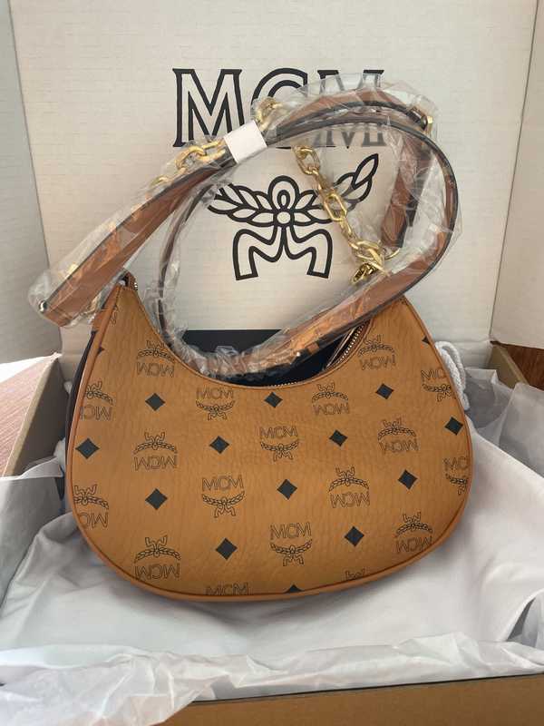 MCM Hobo 24