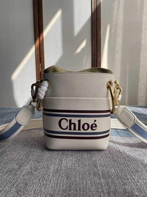 6024 Roy Bucket Bag 17