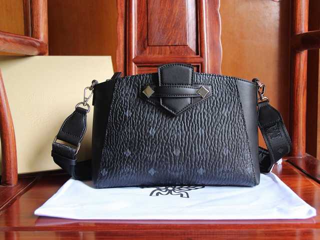 MCM Essential 26