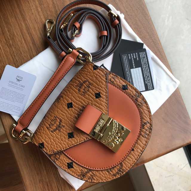 MCM Saddle 18