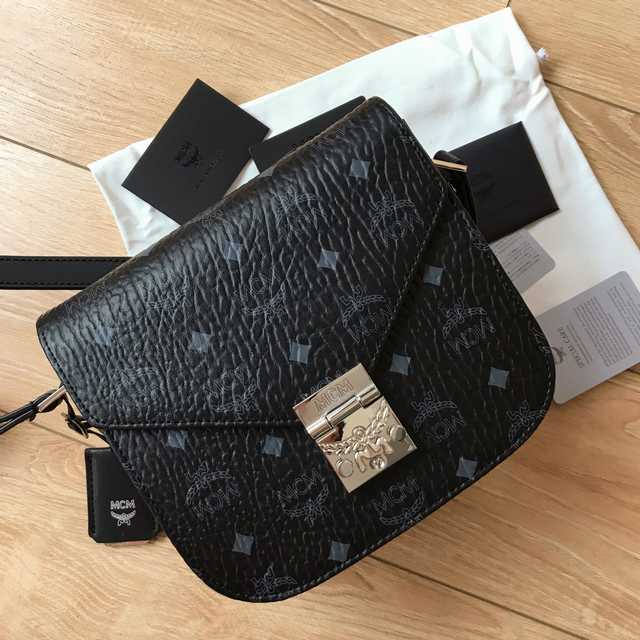 MCM Saddle Patty 21