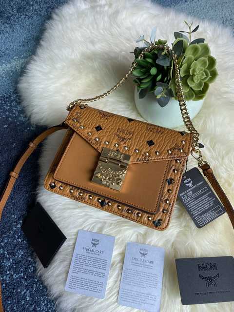 MCM Patricia Stud 18