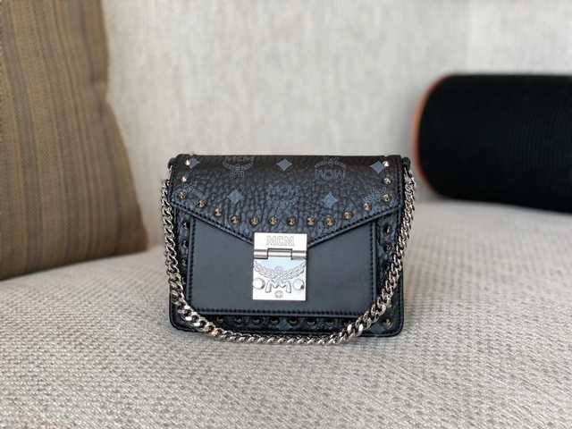 MCM Patricia Stud 18