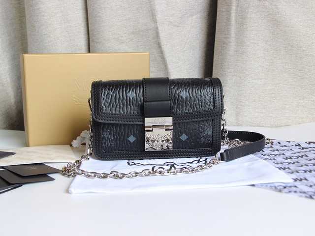 MCM Chain Bag 18
