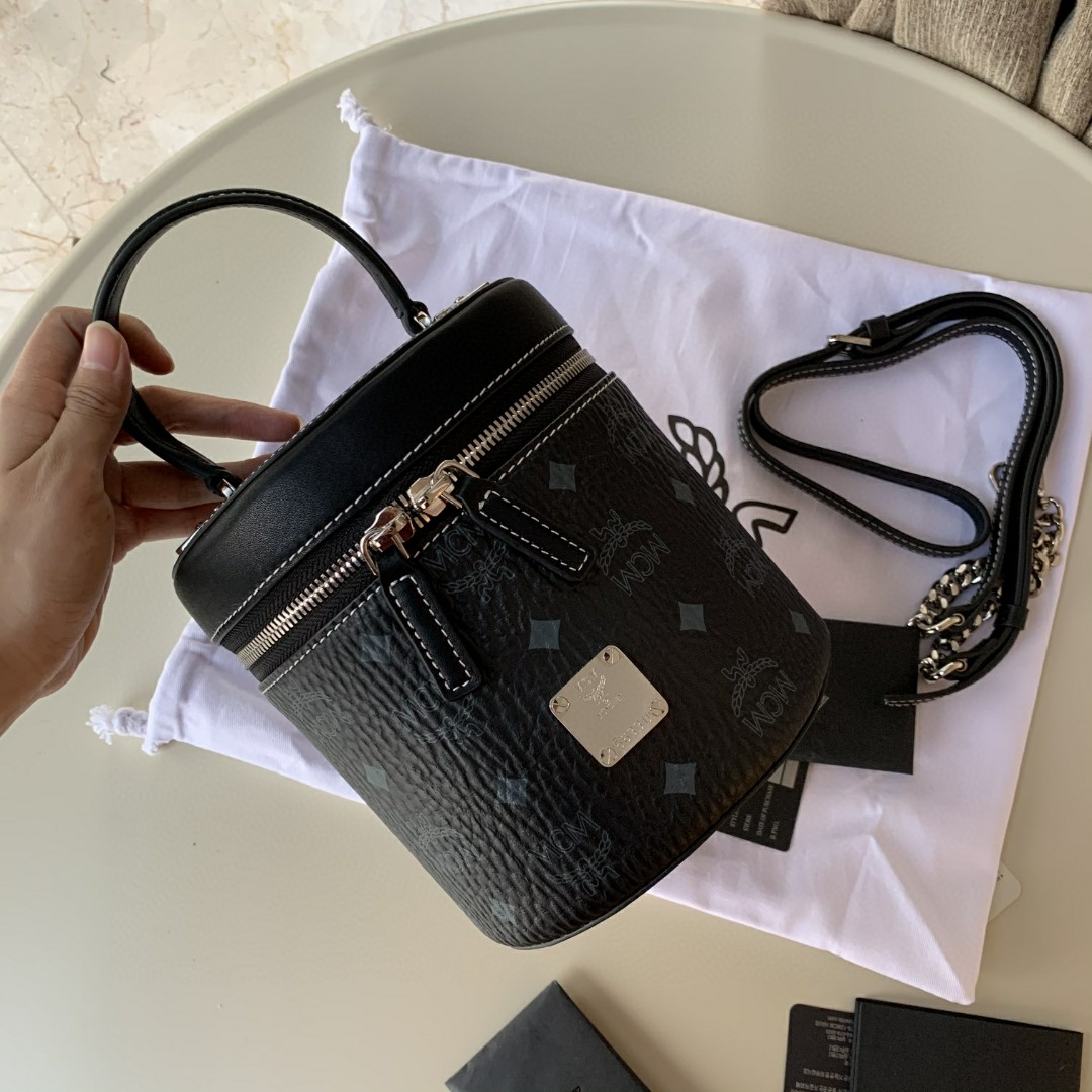 20191 MCM Mini Shopper 19