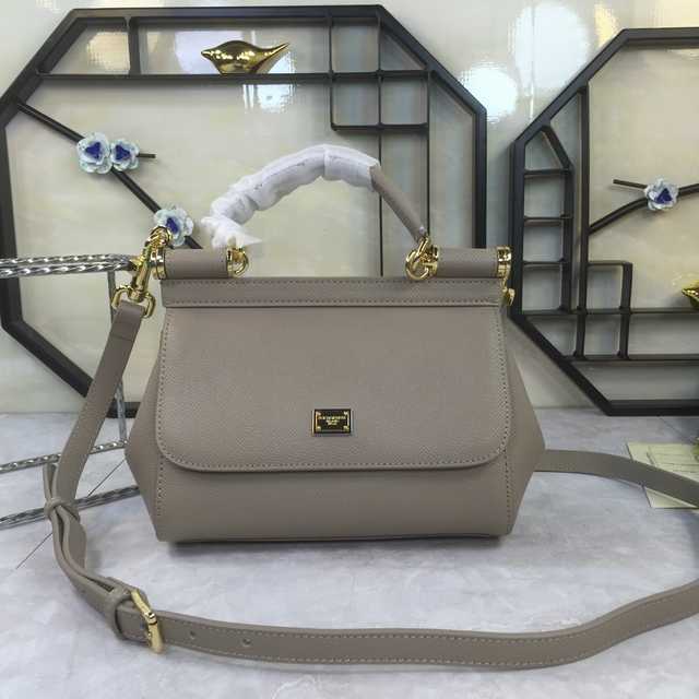 4135 Dolce & Gabbana 20