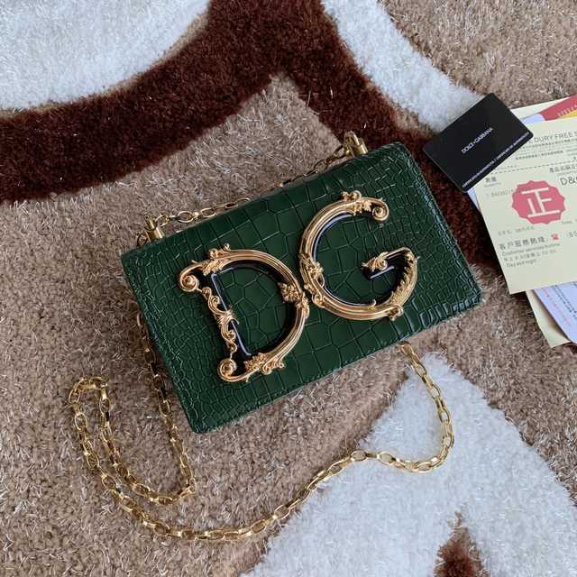 4153 Dolce & Gabbana Crocodile Texture 21