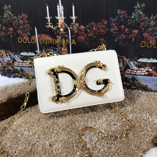 4153 Dolce & Gabbana 21