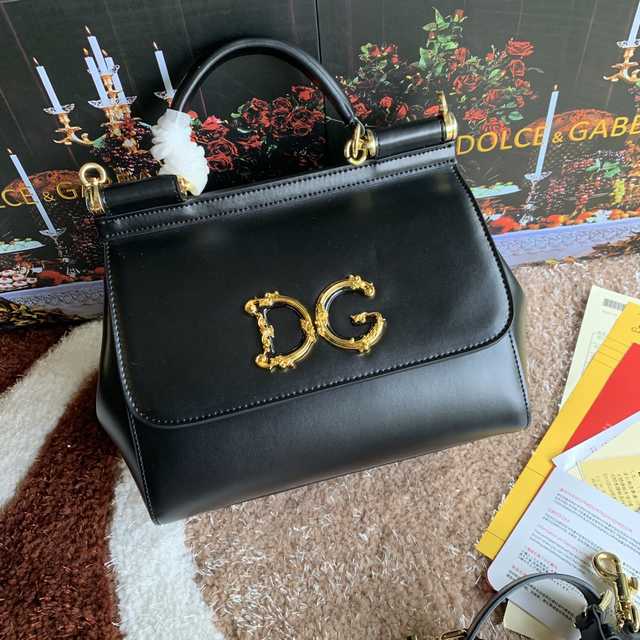 4157 Dolce & Gabbana 25