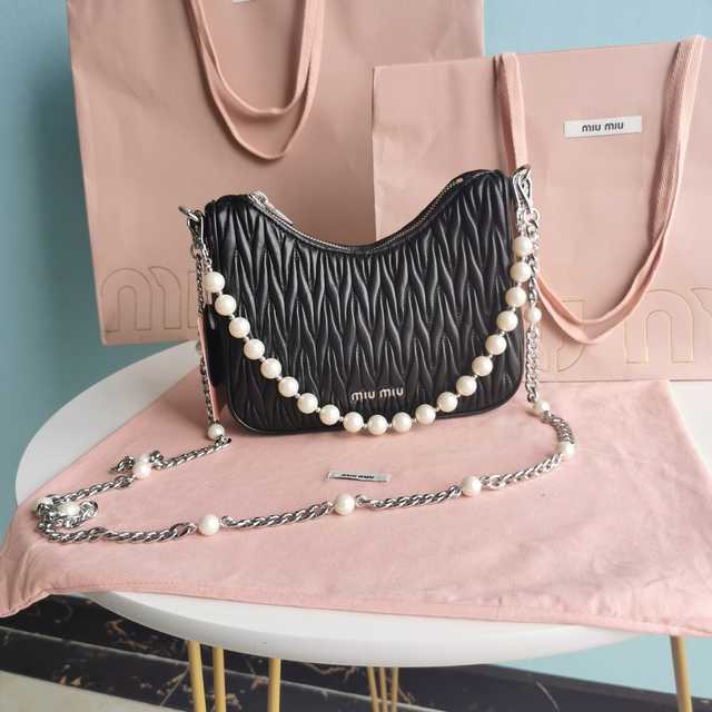 5BH211 Miu Miu Matelasse Pearl Hobo 21