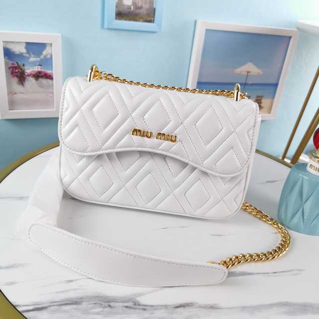 5BD140 MiuMiu 21