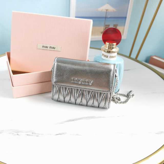 5TM013 MiuMiu 11