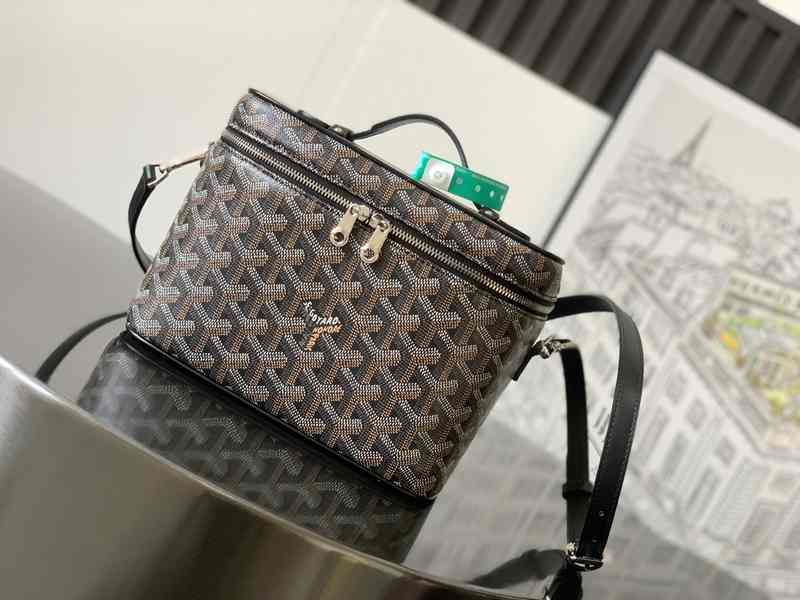 GOYARD Muse 8037 20