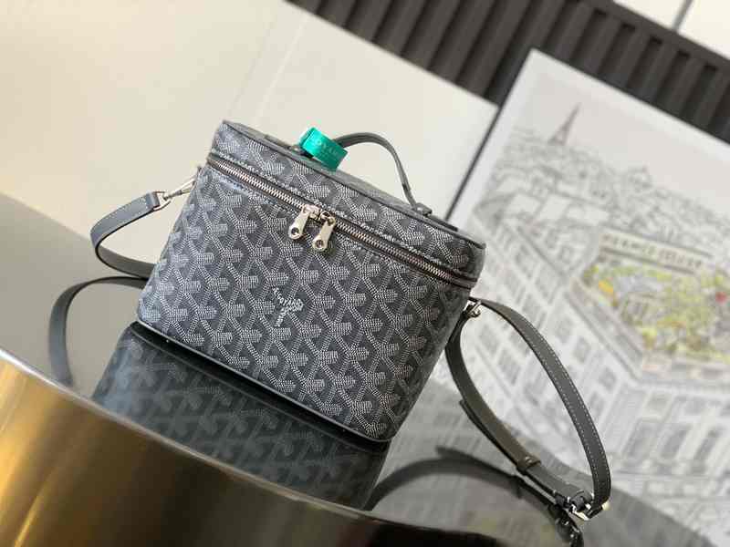 GOYARD Muse 8037 20