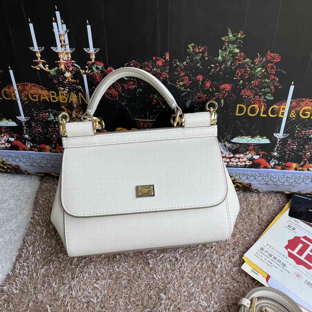 4135 Dolce & Gabbana 20