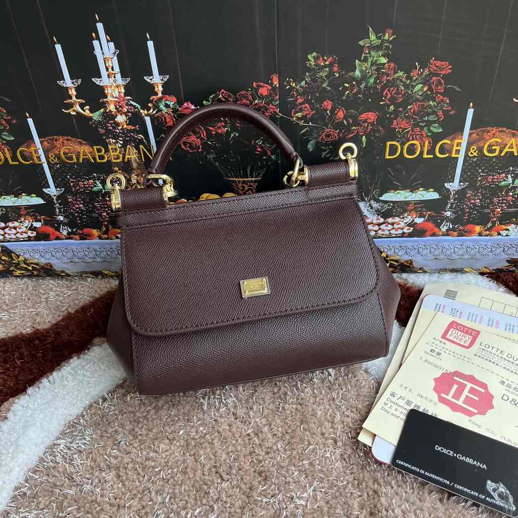 4135 Dolce & Gabbana 20