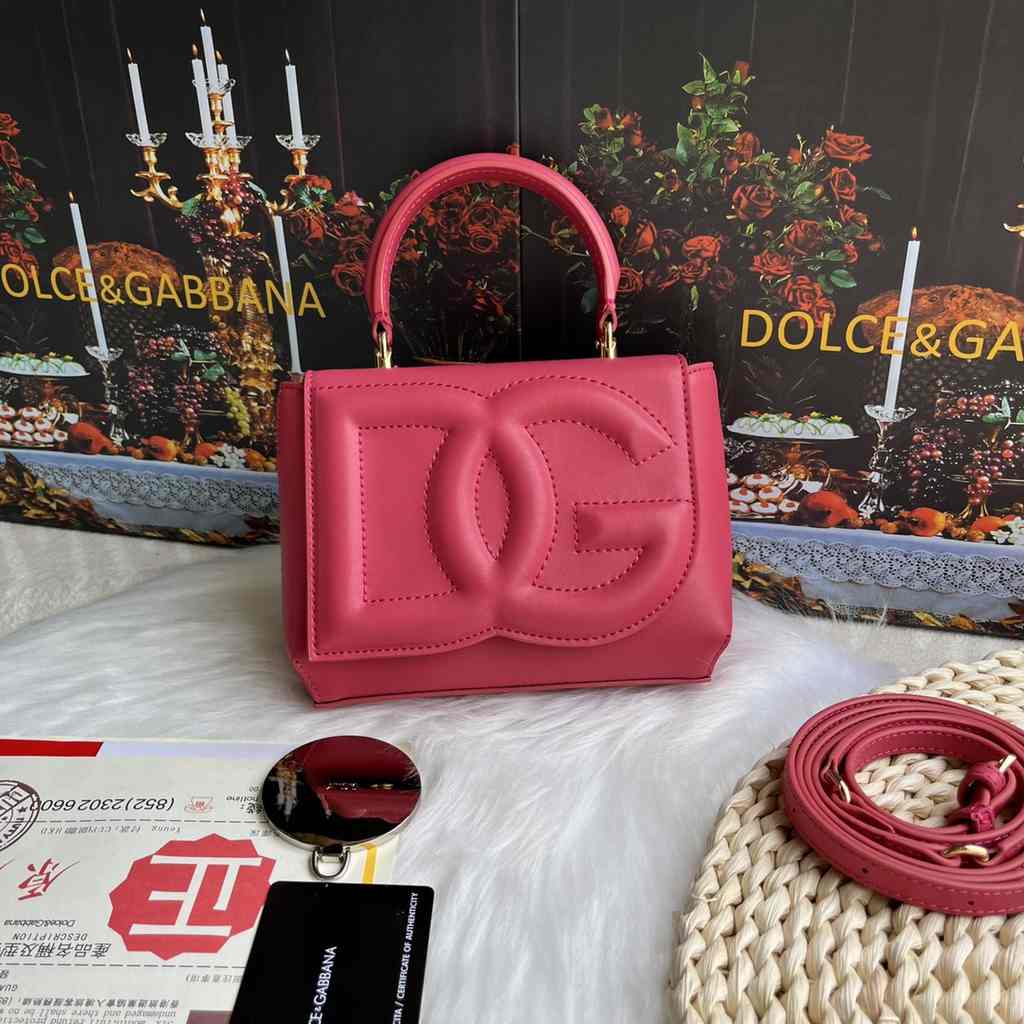 9112 Dolce & Gabbana 17