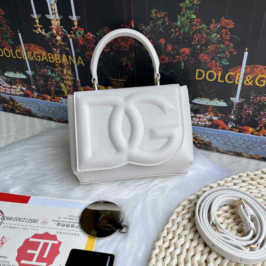 9112 Dolce & Gabbana 17