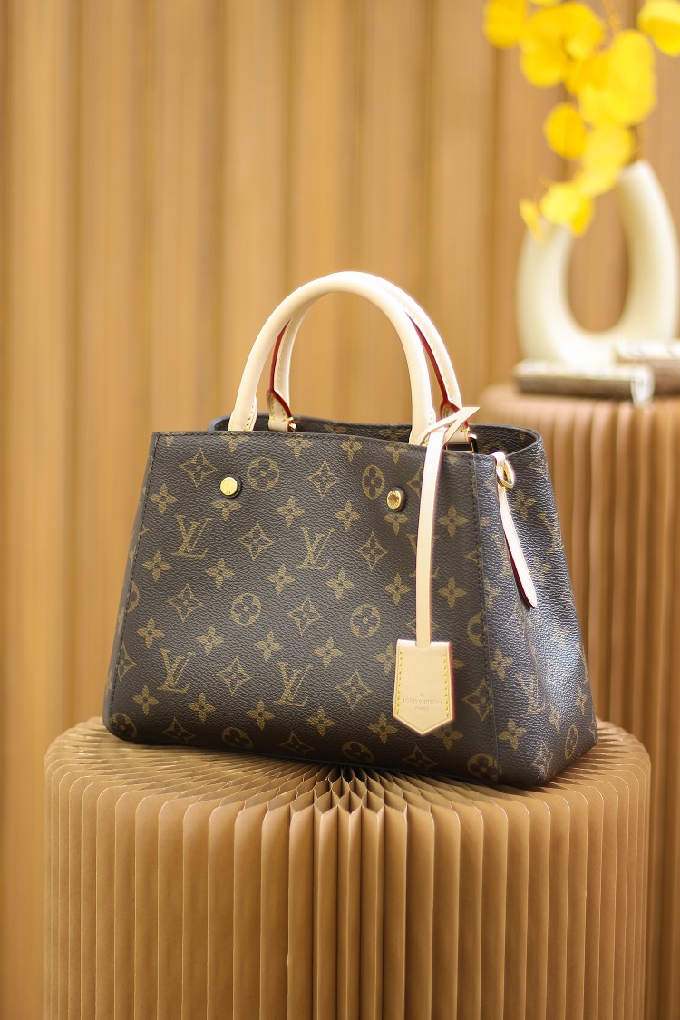 Boutique Quality Louis Vuitton Montaigne BB M41055 29