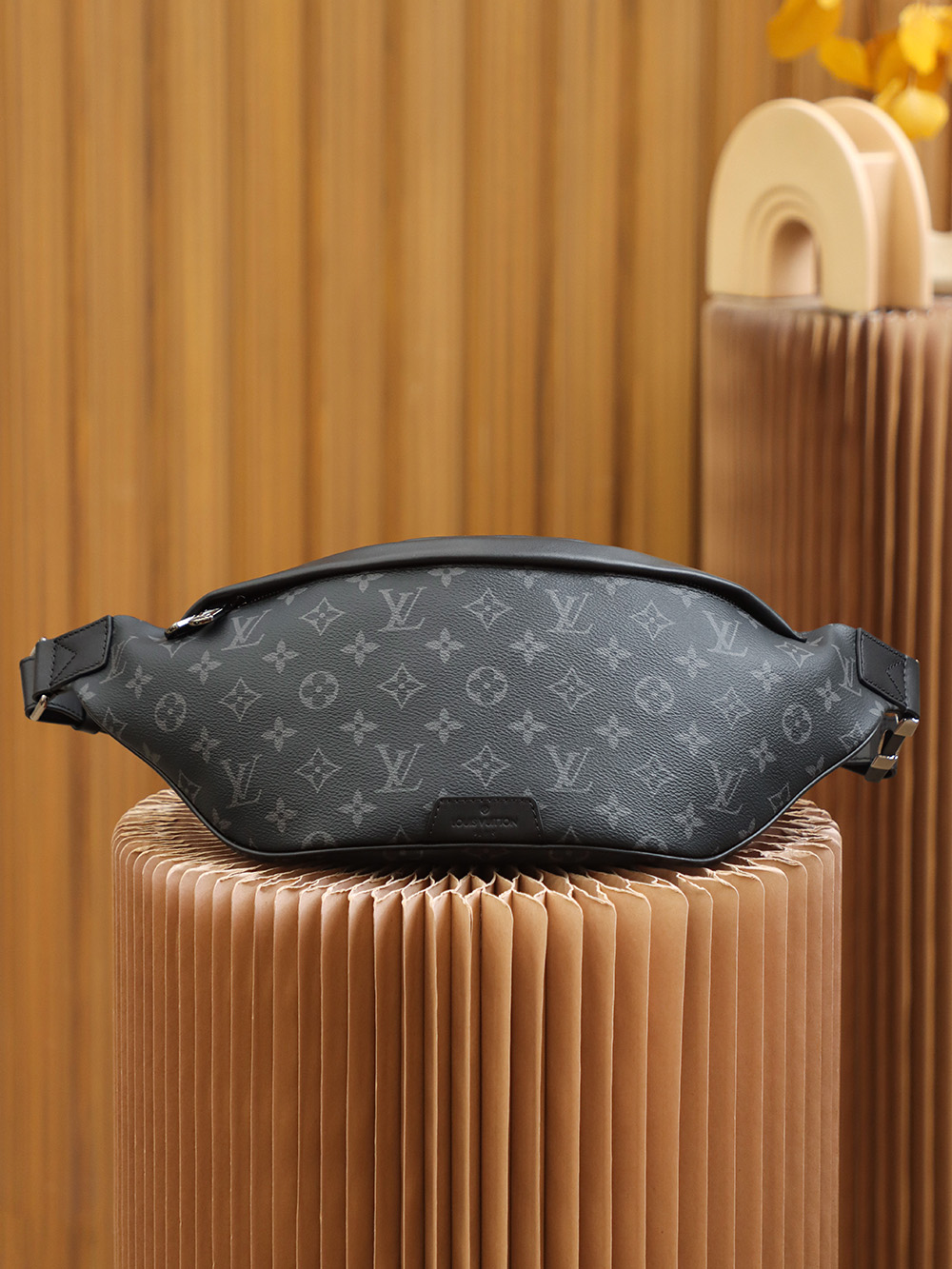 Boutique Quality Louis Vuitton Discovery M44336 47