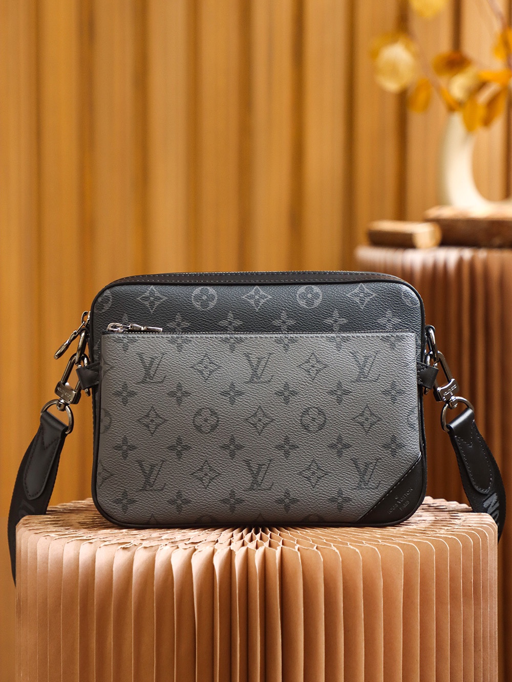 Boutique Quality Louis Vuitton Trio M69443 25