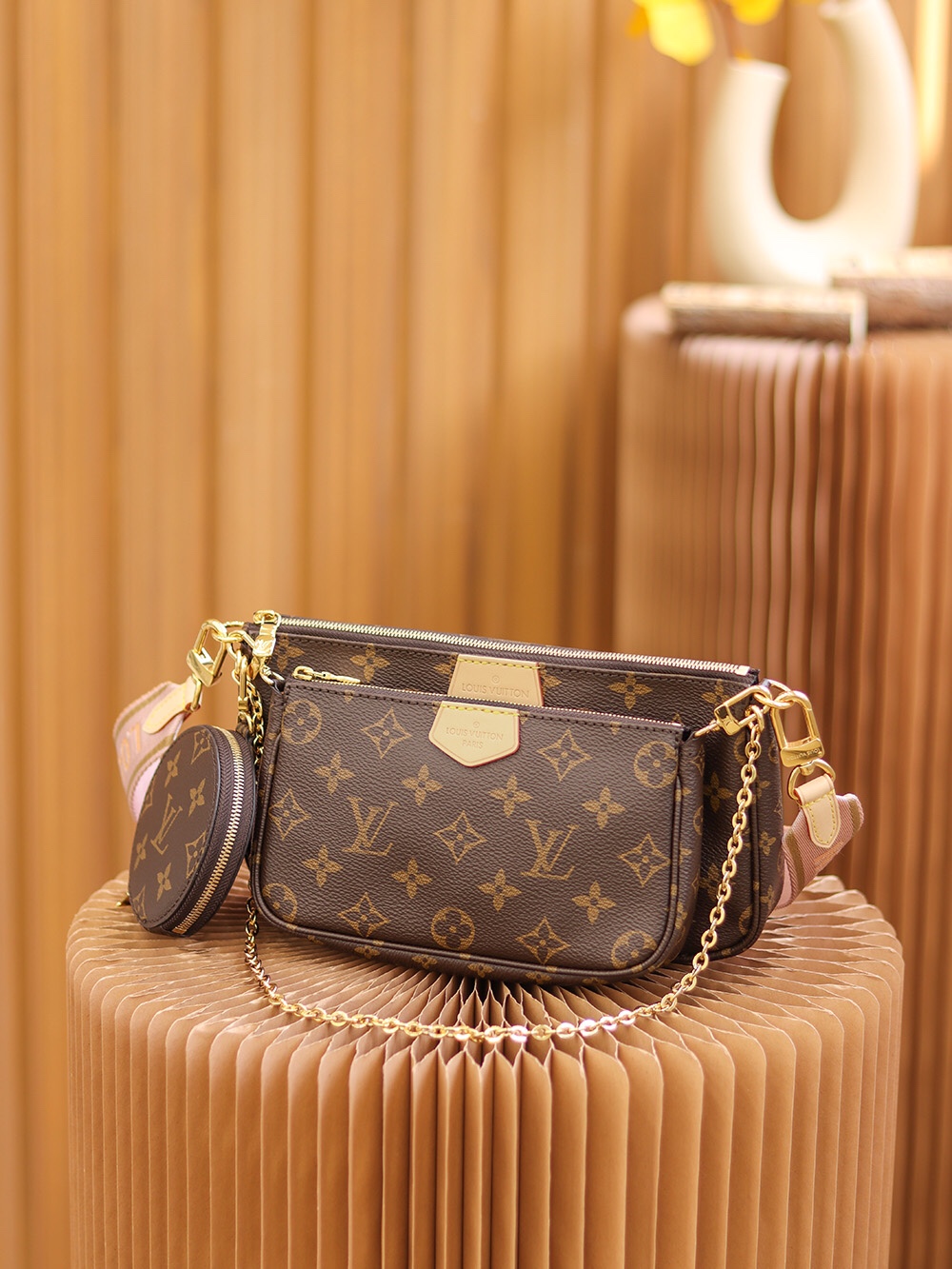 Boutique Quality Louis Vuitton Multi Pochette M44840 24