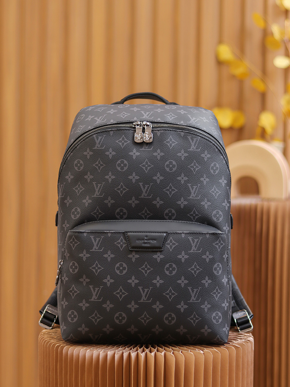 Boutique Quality Louis Vuitton Discovery M43186 40