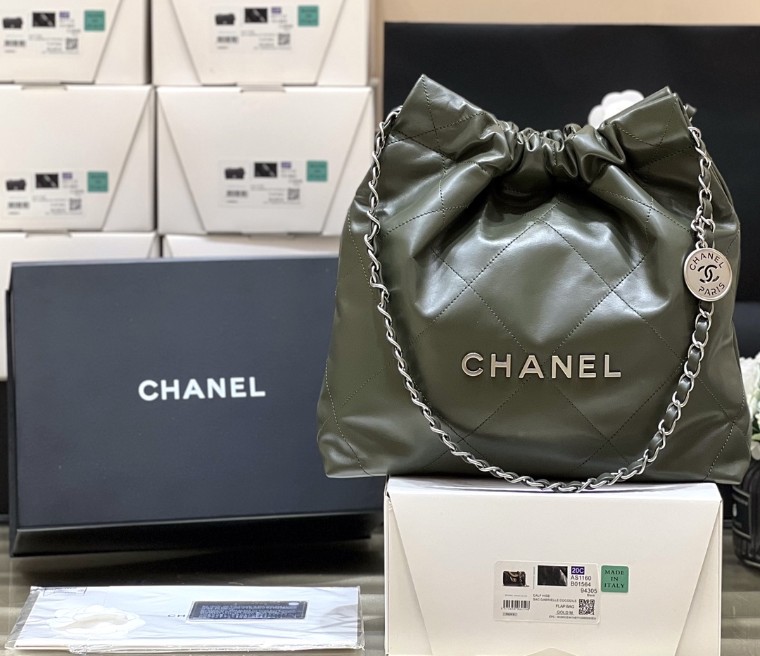 Boutique Quality Chanel AS3260 37