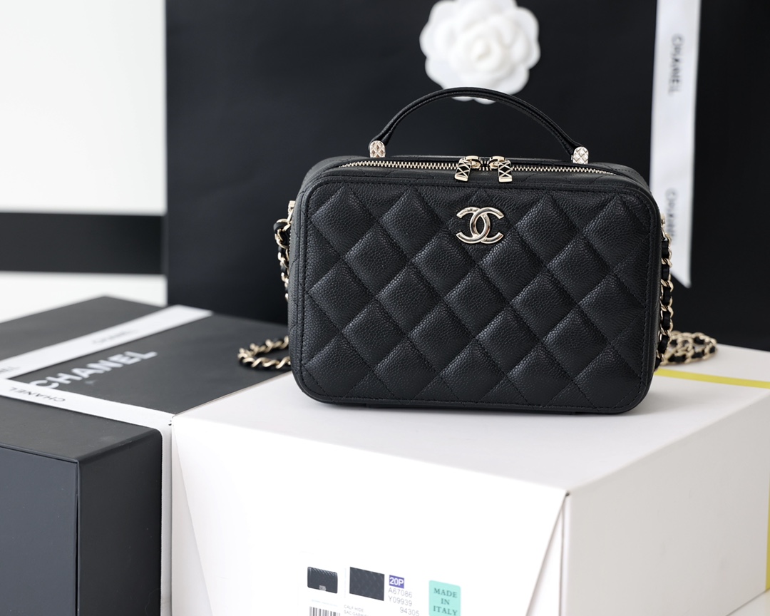 Boutique Quality Chanel AS3168 21