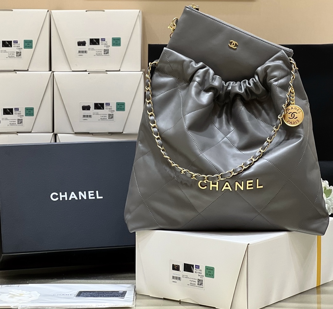 Boutique Quality Chanel AS3261 42