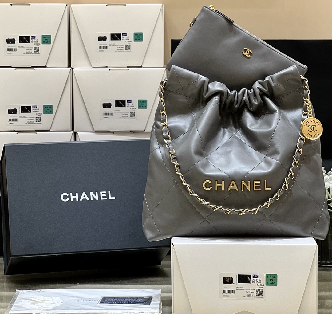 Boutique Quality Chanel AS3260 37