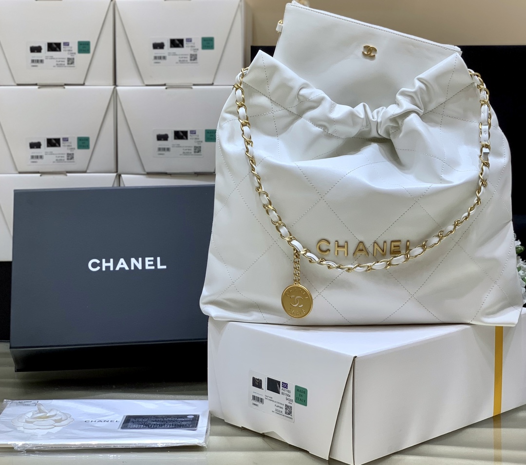 Boutique Quality Chanel AS3261 42