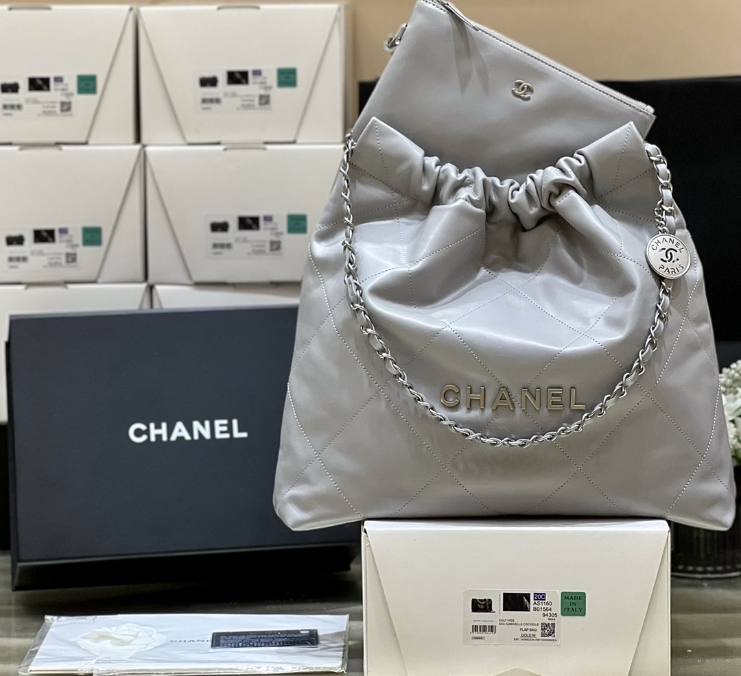 Boutique Quality Chanel AS3261 42