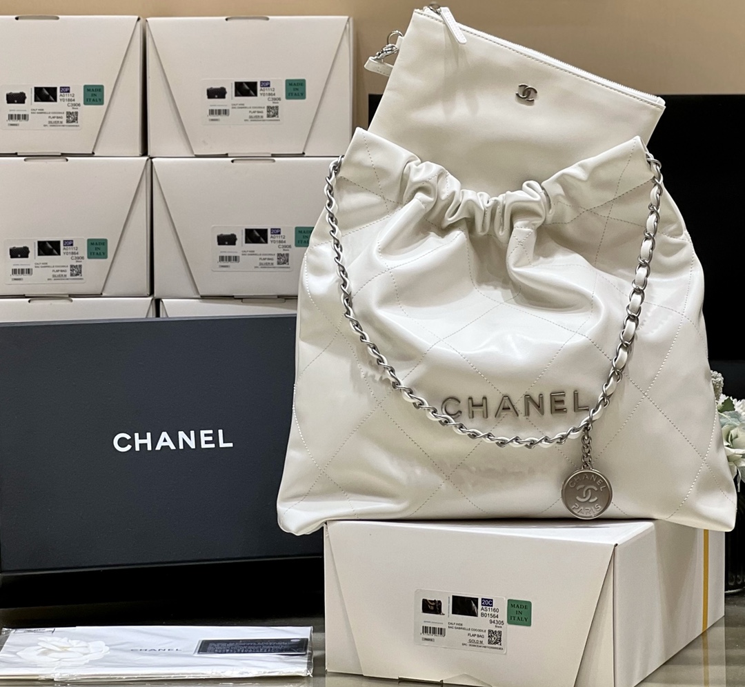 Boutique Quality Chanel AS3261 42