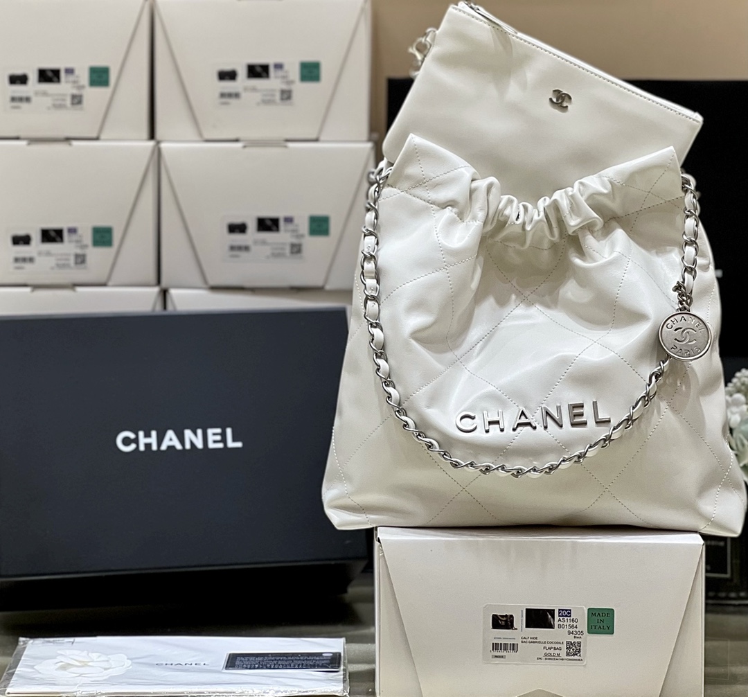 Boutique Quality Chanel AS3260 37