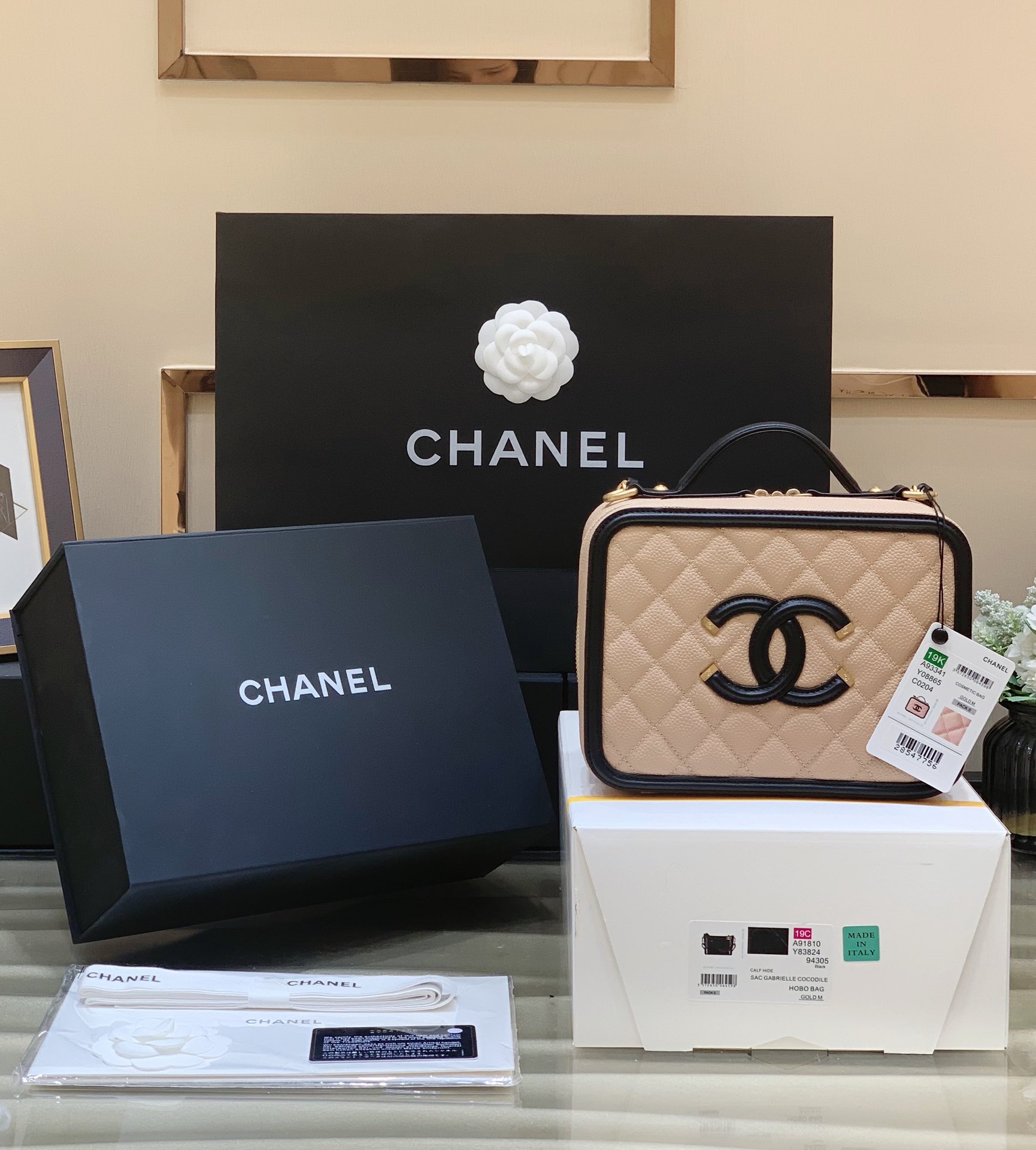 Boutique Quality Chanel 93341 21
