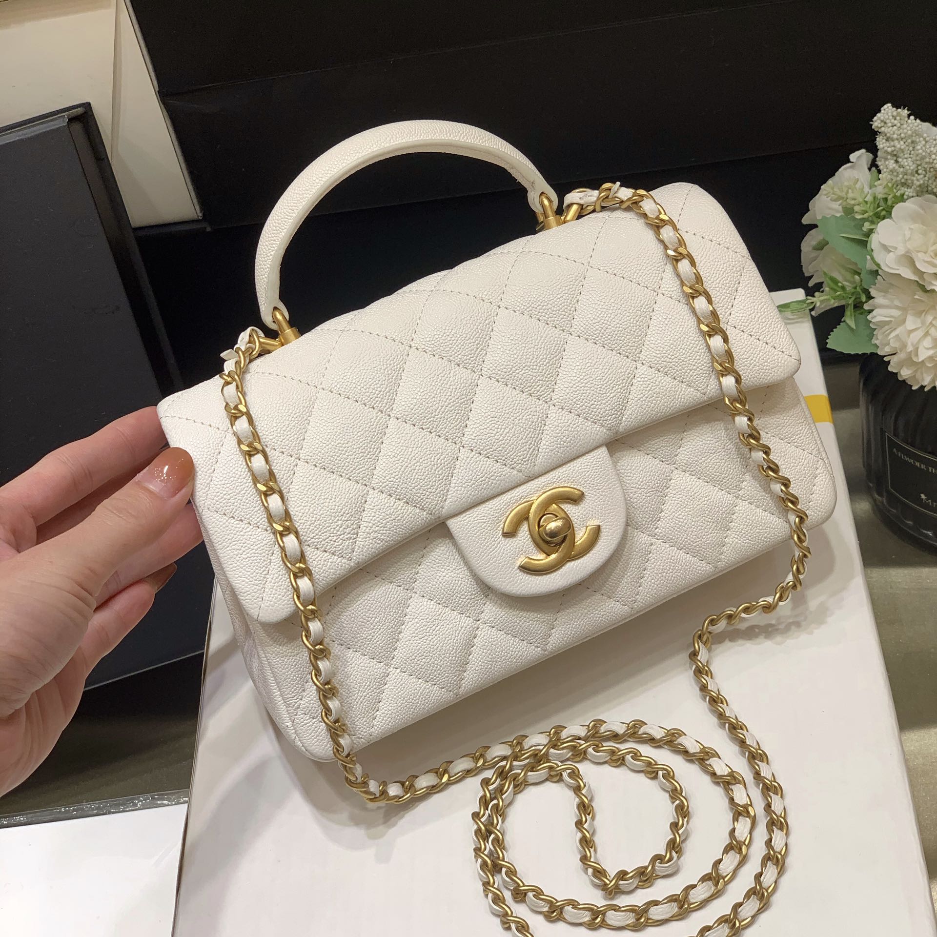 Boutique Quality Chanel AS2431 20