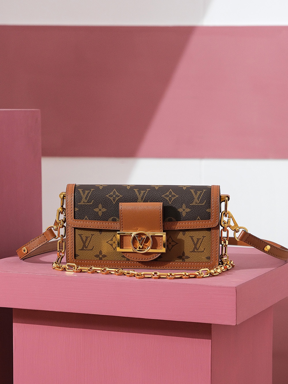 Boutique Quality Louis Vuitton Dauphine East West M46757 21