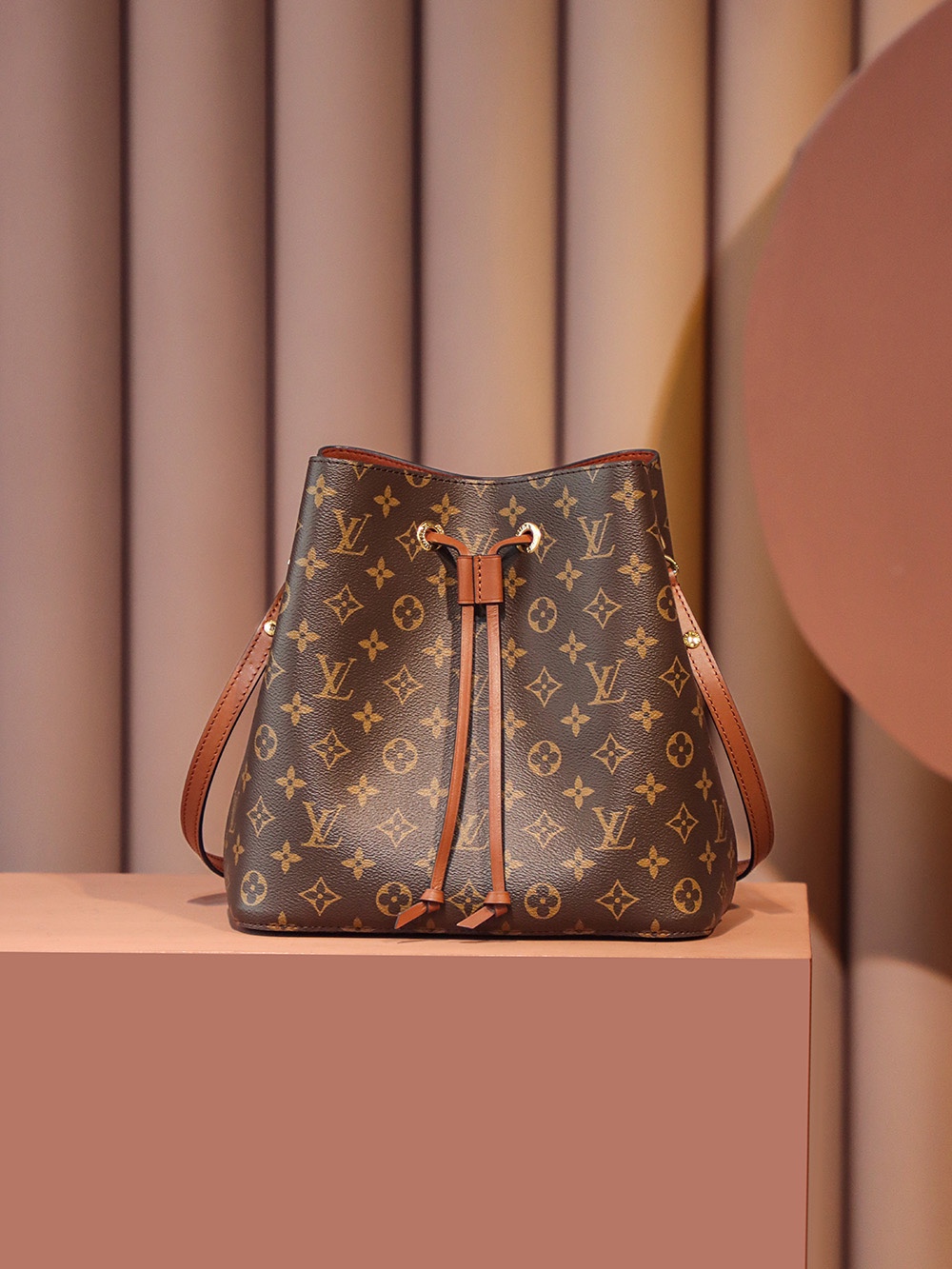 Boutique Quality Louis Vuitton Neonoe M44887 26