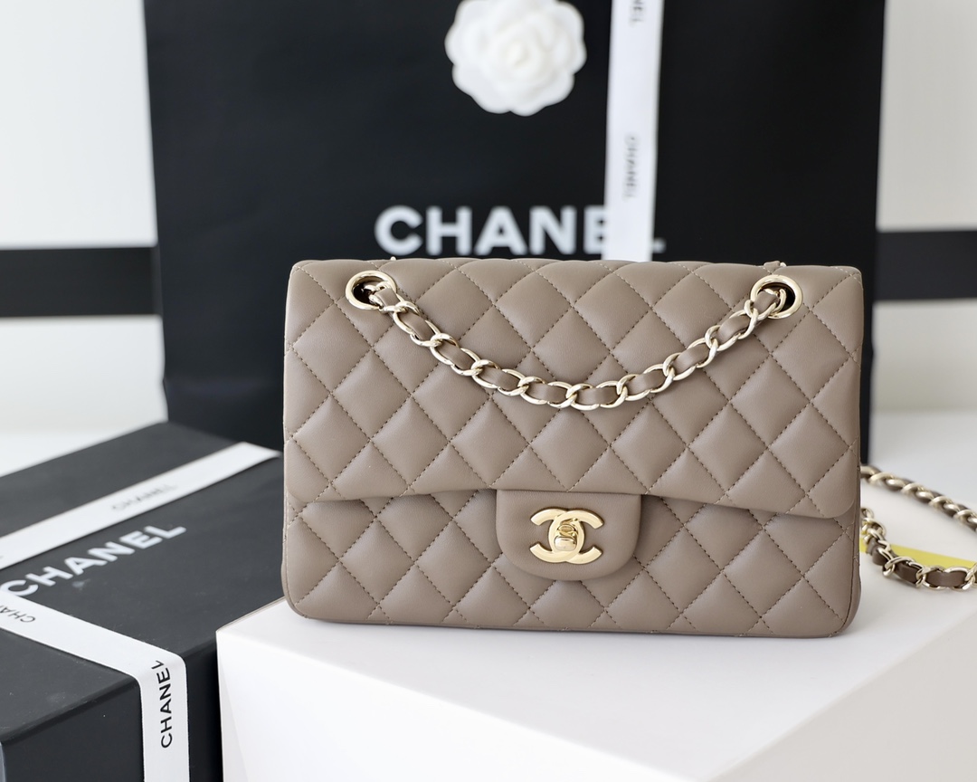 Boutique Quality Chanel CF Small 1118 GR 23
